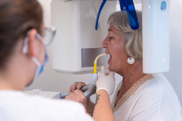 Best Holiday Emergency Dentist in Buttonwillow, CA